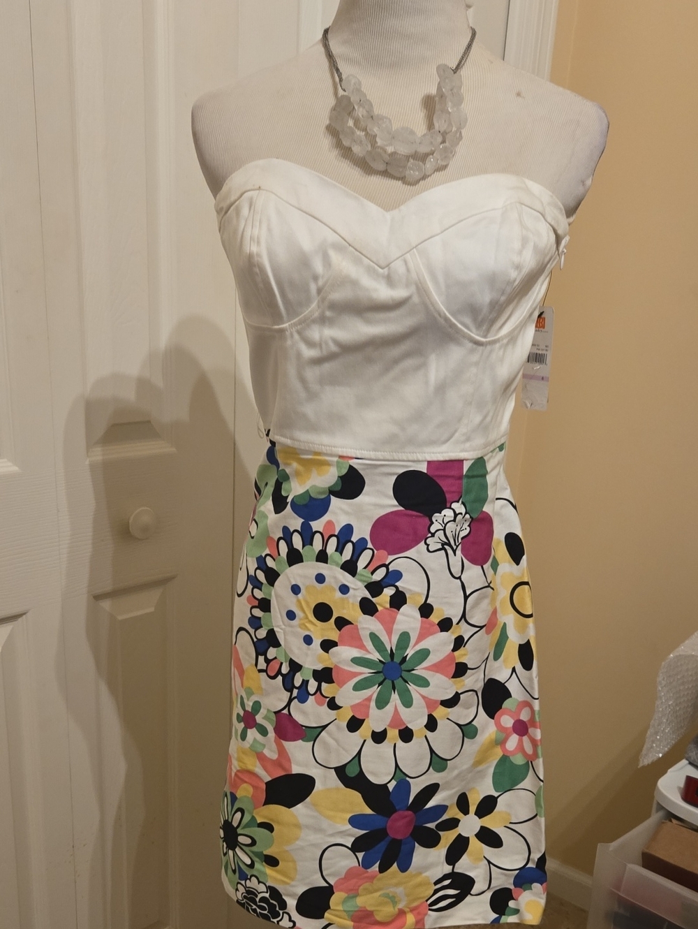 NWT LAUNDRY White Strapless Floral A-Line Dress SZ 6